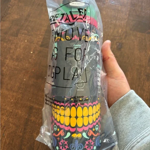 Owala ColorDrop Sugar Skull Day of the dead 32Oz IN HAND Glow in Dark - Picture 3 of 9